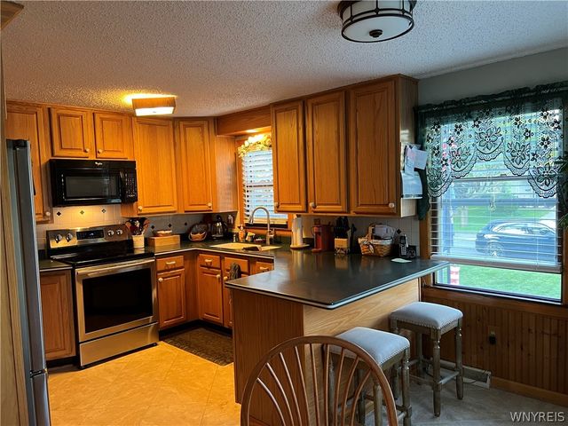 39 Briarwood Drive, Lockport City, NY 14094