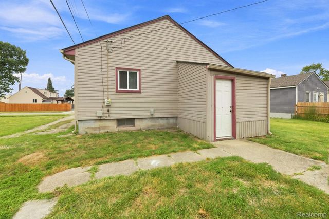 1350 Spencer Street, Ferndale, MI 48220