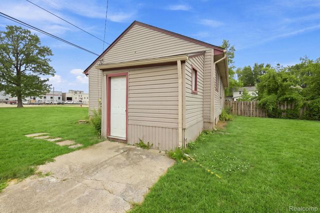 1350 Spencer Street, Ferndale, MI 48220