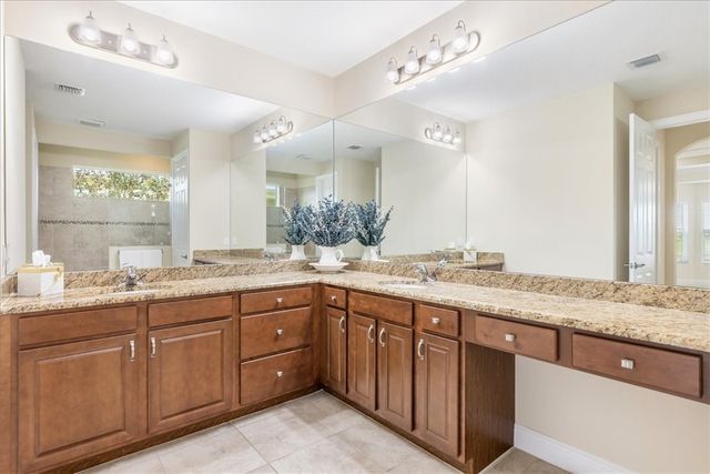 434 11th Square SW, Vero Beach, FL 32962