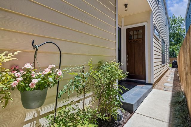 832B W 26th Street, Houston, TX 77008
