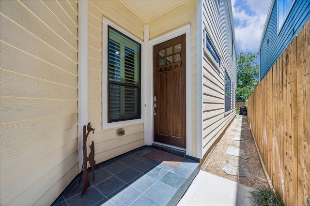 832B W 26th Street, Houston, TX 77008