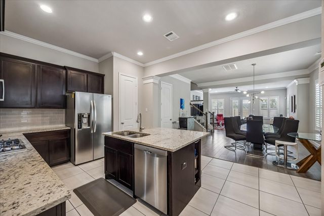 832B W 26th Street, Houston, TX 77008