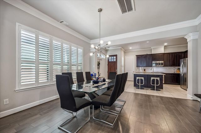 832B W 26th Street, Houston, TX 77008