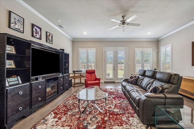 832B W 26th Street, Houston, TX 77008