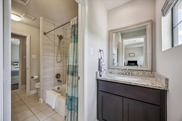 832B W 26th Street, Houston, TX 77008