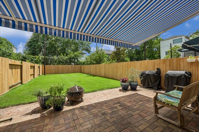 832B W 26th Street, Houston, TX 77008