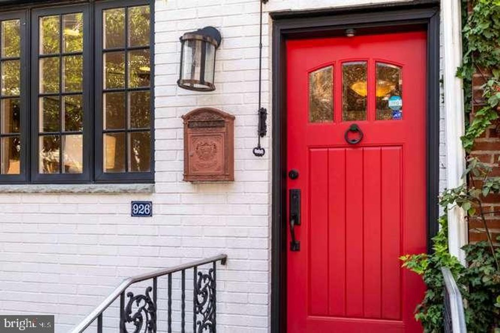 926 CATHARINE ST, PHILADELPHIA, PA 19147 — exterior