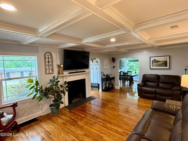 108 Goodloe Ave, Bloomfield, KY 40008