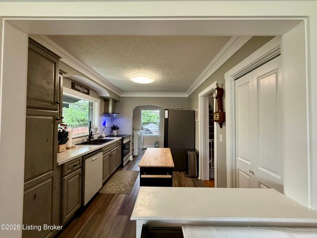 108 Goodloe Ave, Bloomfield, KY 40008