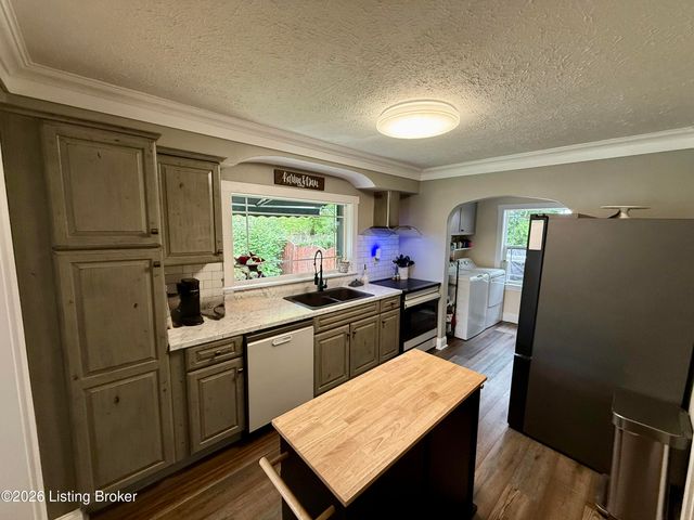 108 Goodloe Ave, Bloomfield, KY 40008