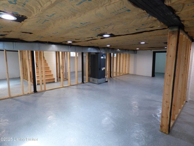 108 Goodloe Ave, Bloomfield, KY 40008