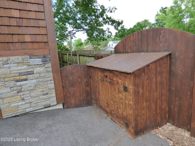 108 Goodloe Ave, Bloomfield, KY 40008