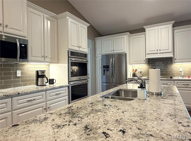 621 Bridgewater Lakeview Terrace, Villa Ridge, MO 63089