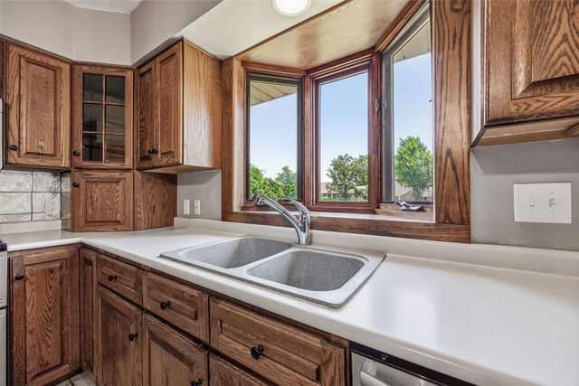 2750 10th Street, Marion, IA 52302