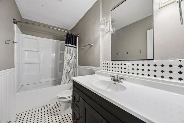 2750 10th Street, Marion, IA 52302