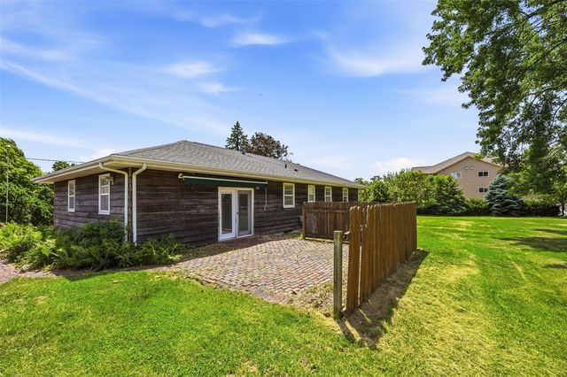 2750 10th Street, Marion, IA 52302