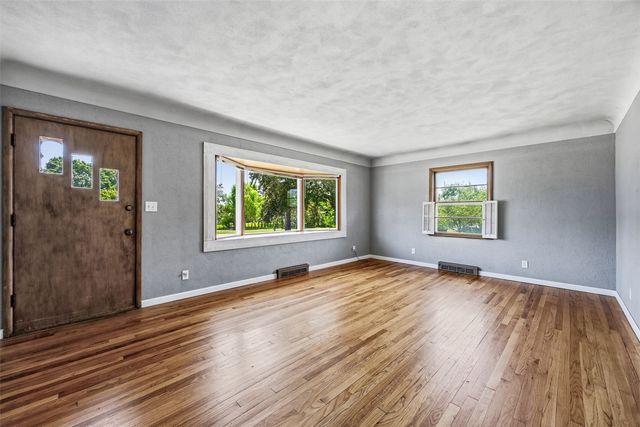 2750 10th Street, Marion, IA 52302
