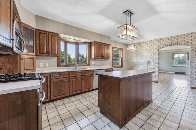 2750 10th Street, Marion, IA 52302