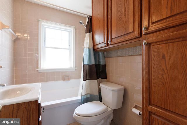 561 BELLEVUE AVE, Penndel, PA 19047