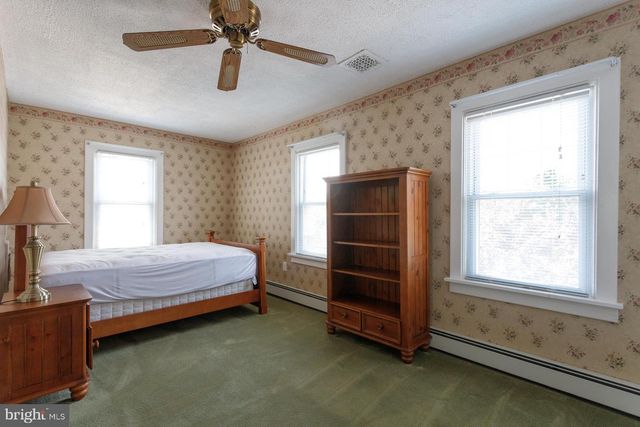 561 BELLEVUE AVE, Penndel, PA 19047