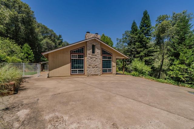17000 Nina Ln, Fiddletown, CA 95629