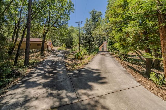 17000 Nina Ln, Fiddletown, CA 95629