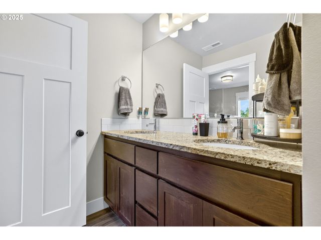 16825 CHULA VISTA Ave, Sandy, OR 97055