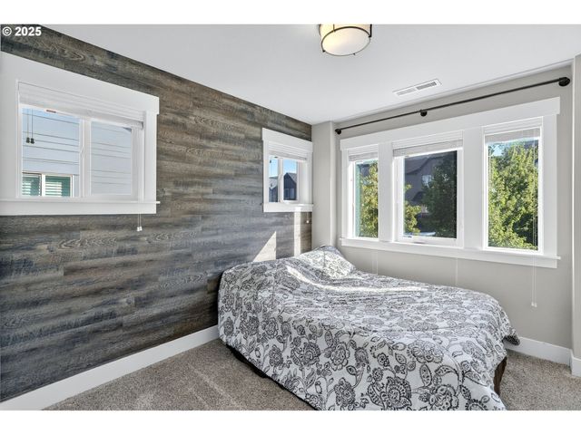 16825 CHULA VISTA Ave, Sandy, OR 97055