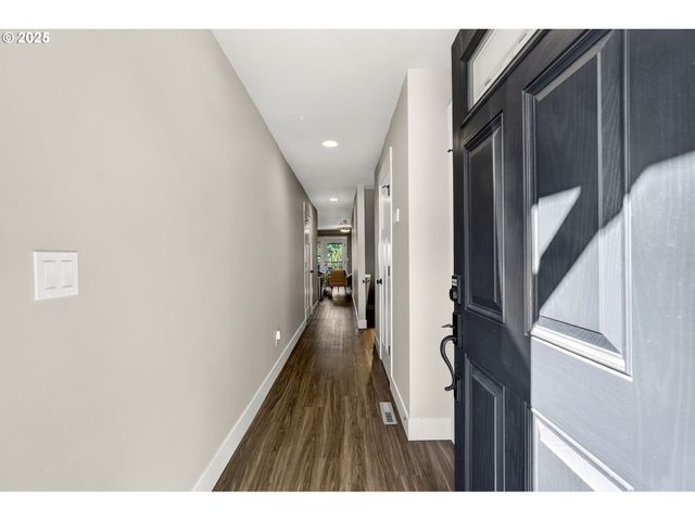 16825 CHULA VISTA Ave, Sandy, OR 97055