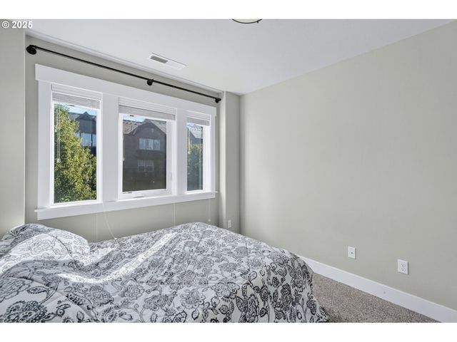 16825 CHULA VISTA Ave, Sandy, OR 97055