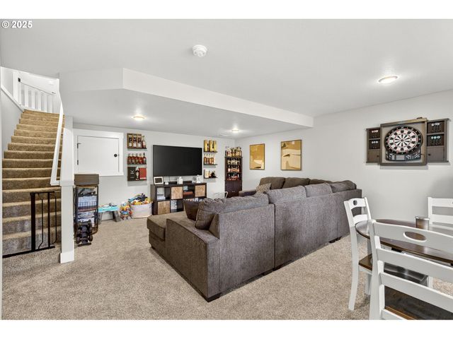 16825 CHULA VISTA Ave, Sandy, OR 97055