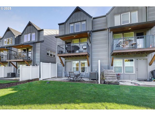 16825 CHULA VISTA Ave, Sandy, OR 97055