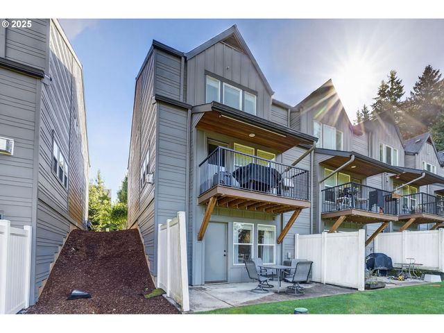 16825 CHULA VISTA Ave, Sandy, OR 97055