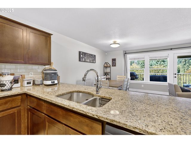 16825 CHULA VISTA Ave, Sandy, OR 97055