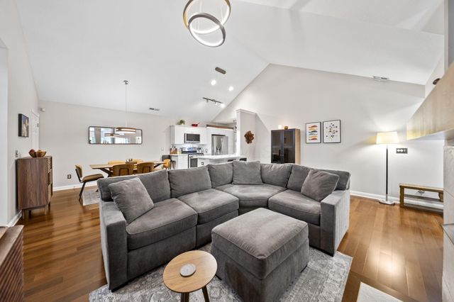 215 Ironclad Drive, Columbus, OH 43213