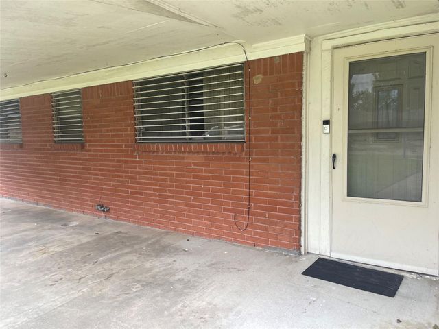 2324 14th Avenue N, Texas City, TX 77590