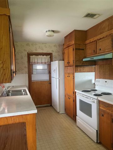 2324 14th Avenue N, Texas City, TX 77590