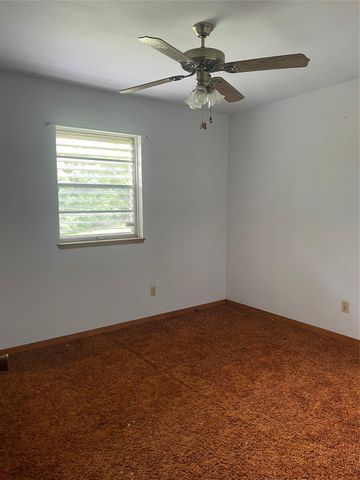 2324 14th Avenue N, Texas City, TX 77590