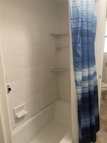 2324 14th Avenue N, Texas City, TX 77590