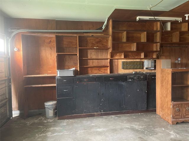 2324 14th Avenue N, Texas City, TX 77590