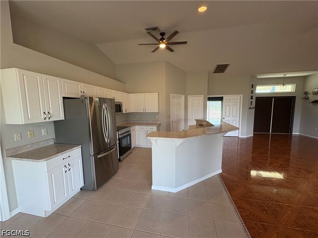 1417 NE 4th PL, Cape Coral, FL 33909