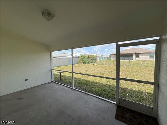 1417 NE 4th PL, Cape Coral, FL 33909