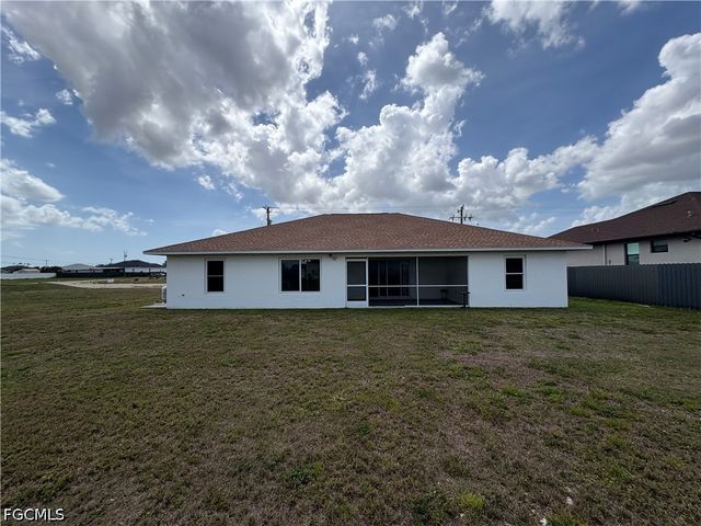 1417 NE 4th PL, Cape Coral, FL 33909
