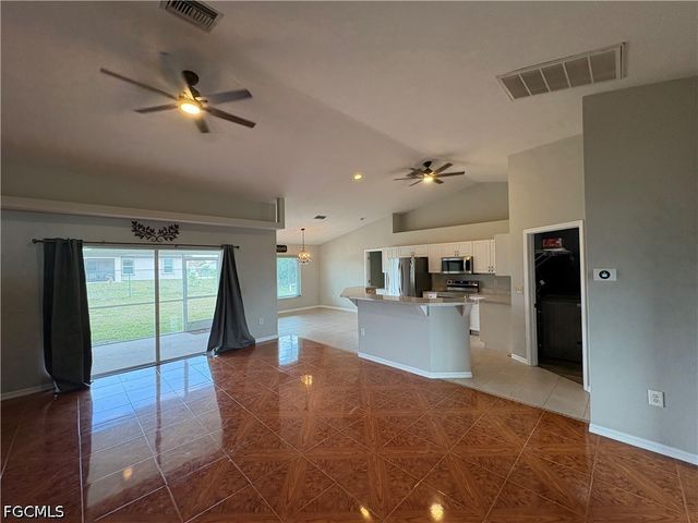 1417 NE 4th PL, Cape Coral, FL 33909