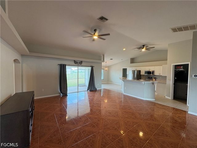 1417 NE 4th PL, Cape Coral, FL 33909