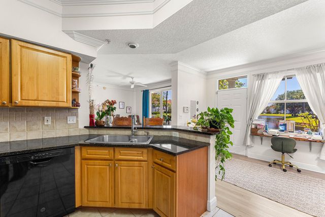 2012 Alta Meadows Lane 111, Delray Beach, FL 33444