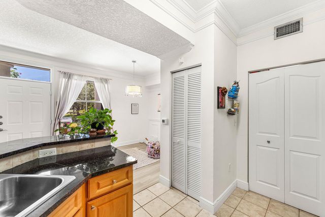 2012 Alta Meadows Lane 111, Delray Beach, FL 33444