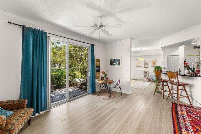 2012 Alta Meadows Lane 111, Delray Beach, FL 33444