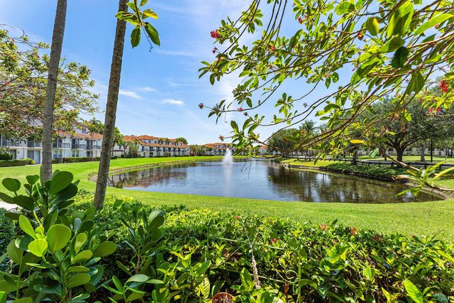 2012 Alta Meadows Lane 111, Delray Beach, FL 33444